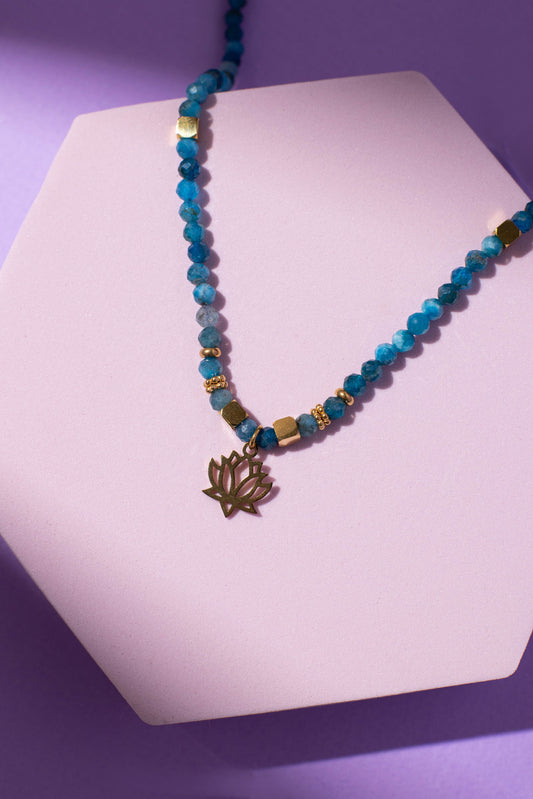 NAUJIENA! Kaklo papuošalas su apatitu (34 cm)